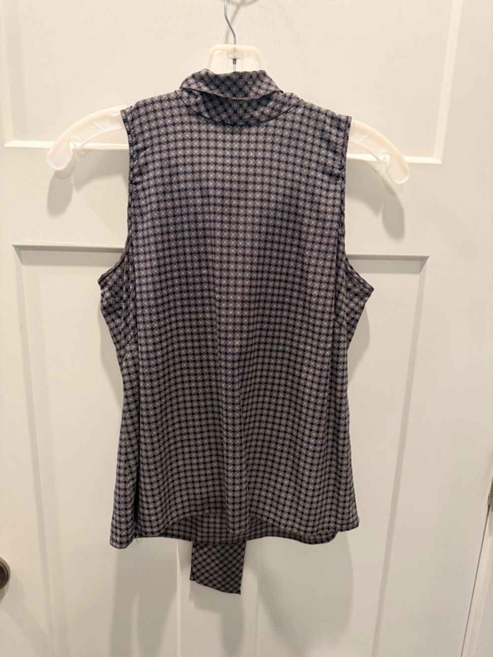 Jones New York Silk Blend Sleeveless Blouse Size 6 Black White Mock Neck Top
